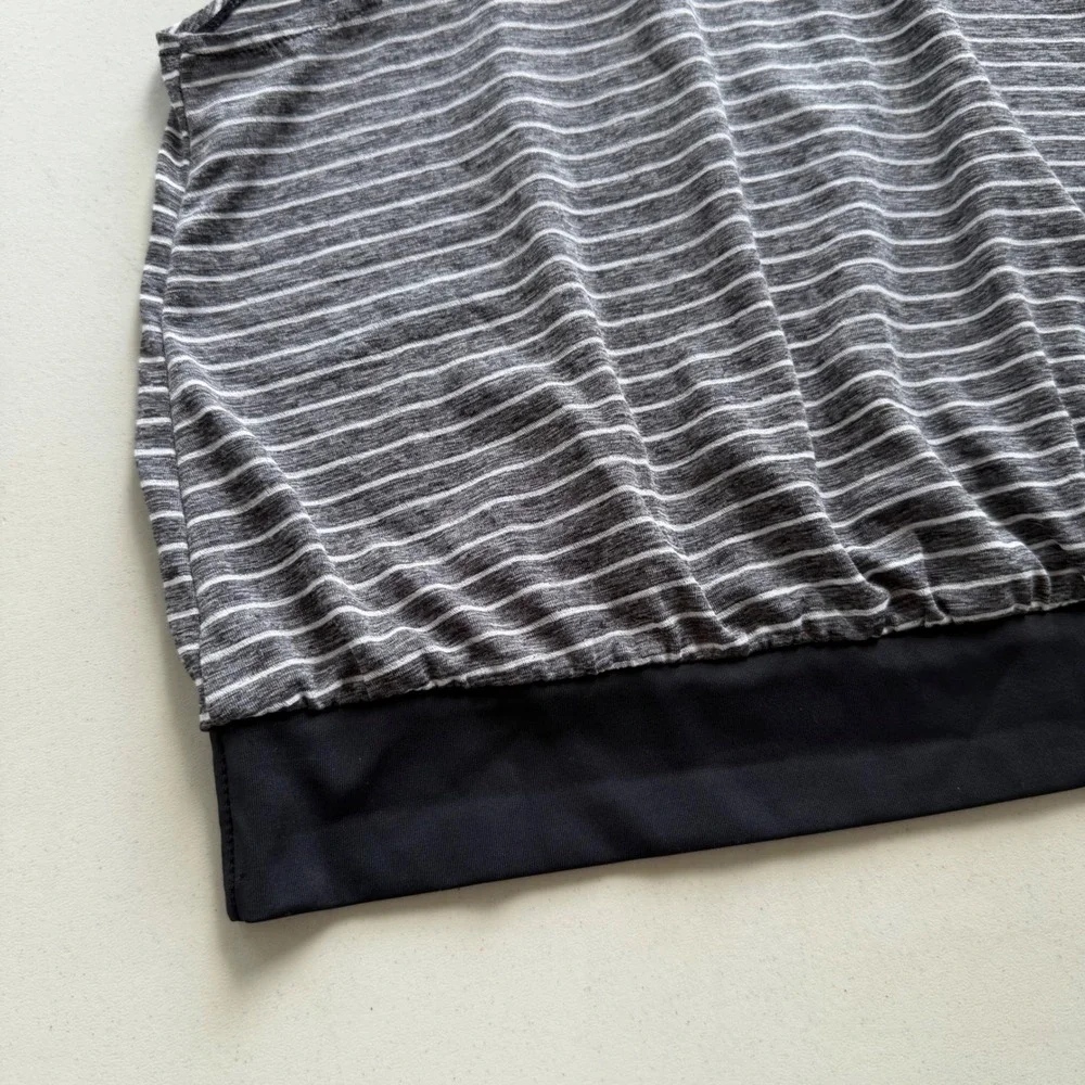 Nike Women L Grey Black Heather Stripe Layered Sport T-Back Tankini Top NESS8216